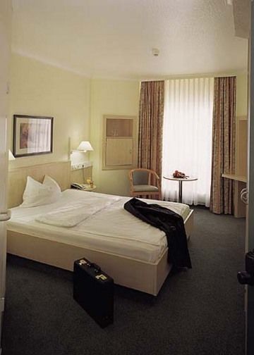 Intercityhotel Altona Отель