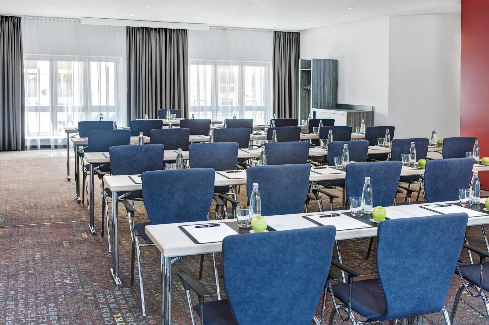 Intercityhotel Altona Отель Гамбург